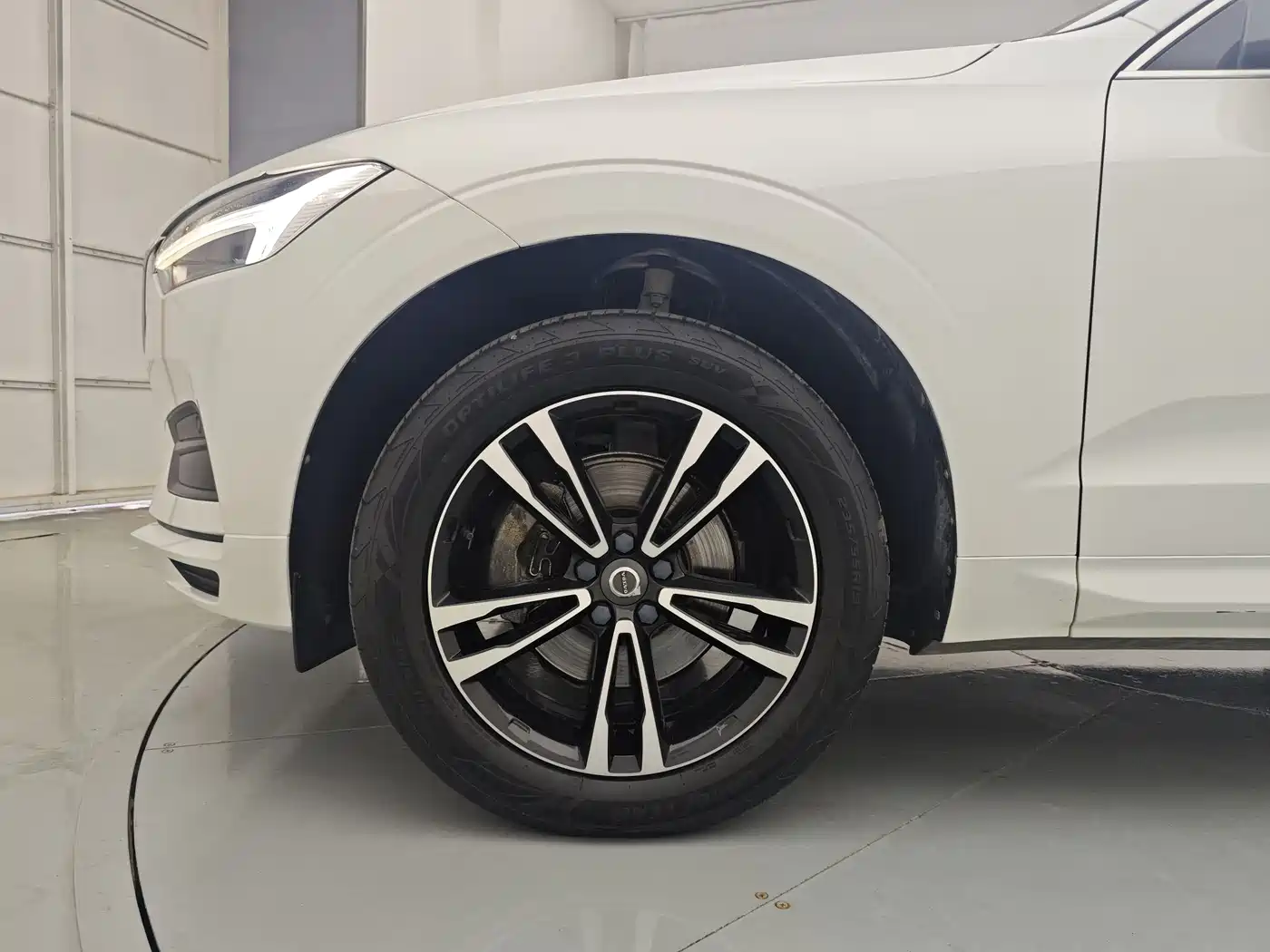 Фото 10 - Volvo XC60