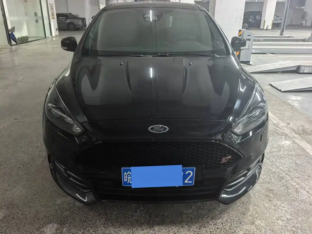 Ford Focus (Import) 2018 2015 2.0T ST Standard Edition