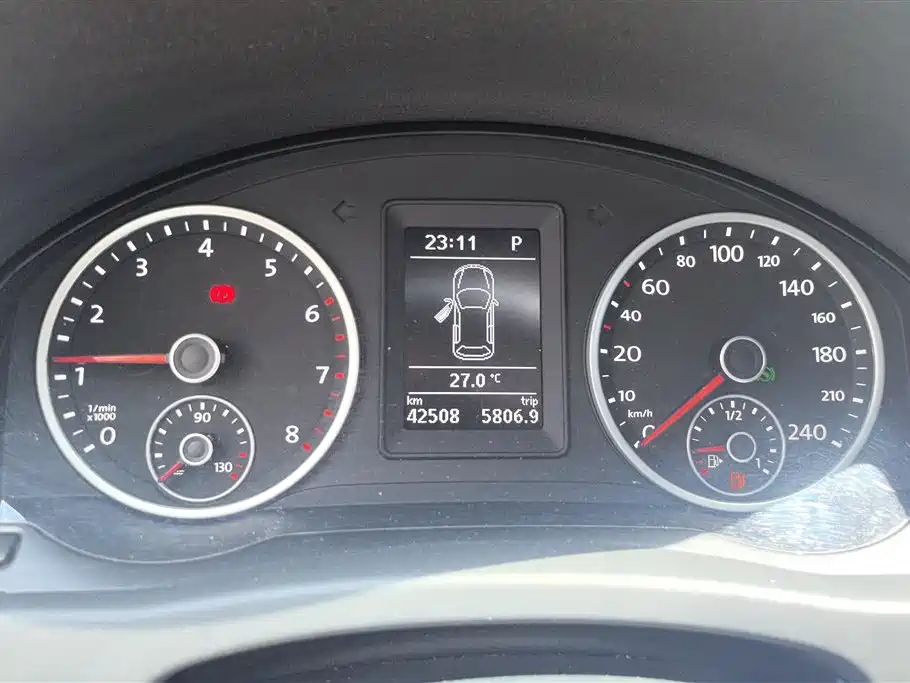Volkswagen Tiguan 2016 280TSI Automatic 2WD Silk Road Fashion Edition фото 14
