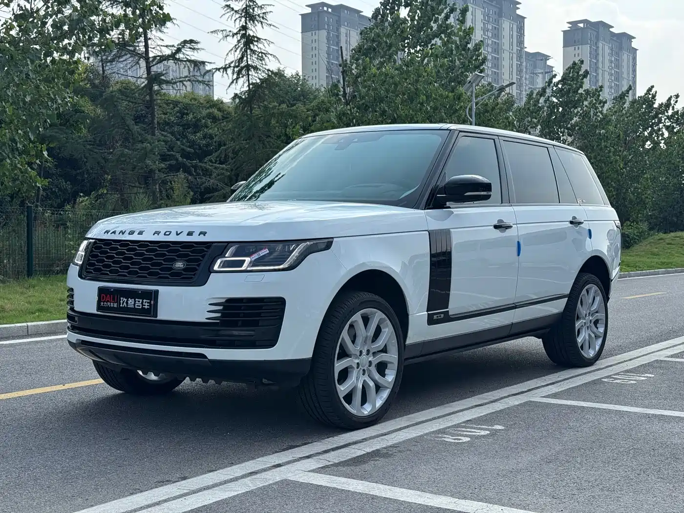 Land Rover Range Rover 2022 2022 3.0 L6 400PS Heritage Extended Classic Edition