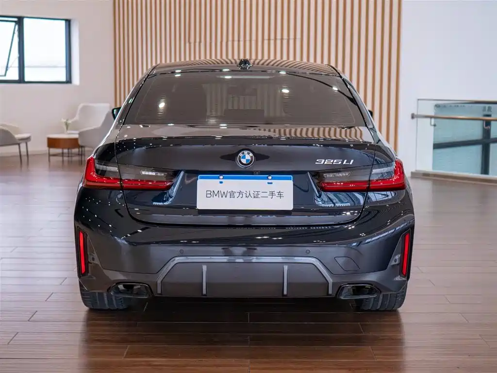 BMW 3 Series 2023 325Li M Sport Black Night Package фото 6