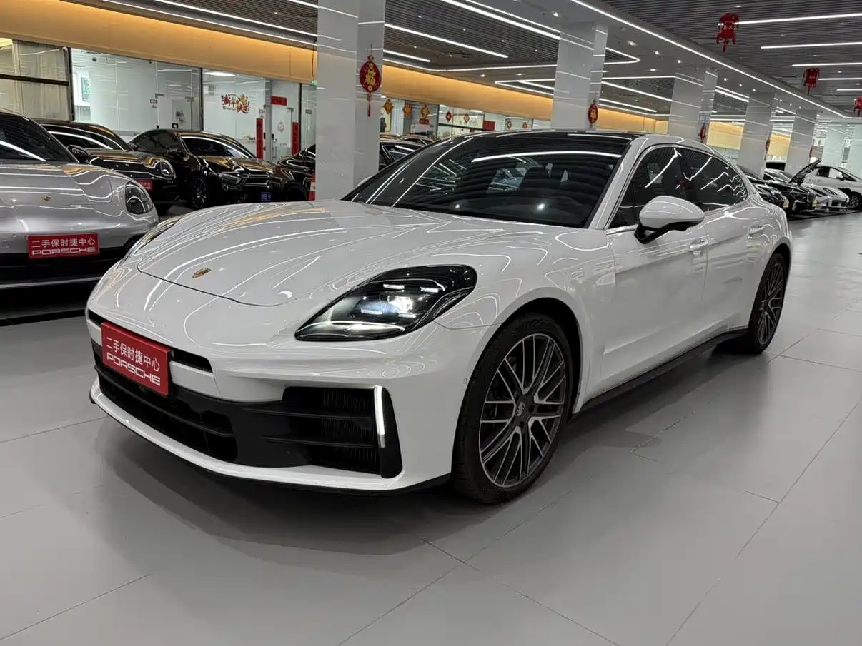 Photo 1 - Porsche Panamera