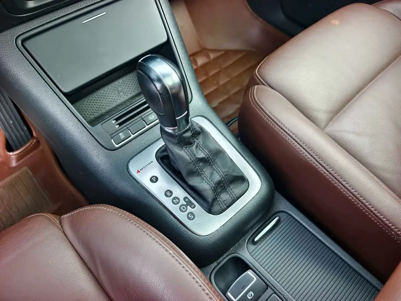 Volkswagen Tiguan 2014 2.0TSI Exclusive Edition фото 6