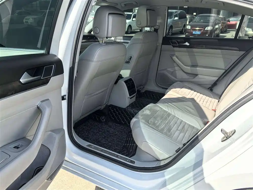 Volkswagen Magotan 2017 380TSI DSG Luxury фото 16