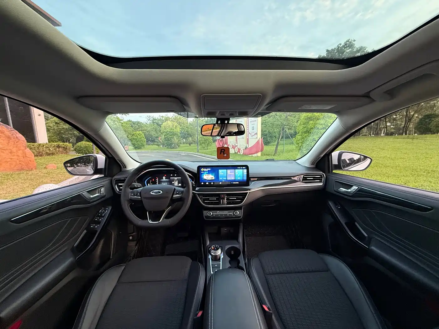 Ford Focus 2021 2021 Sedan EcoBoost 180 Auto Trend