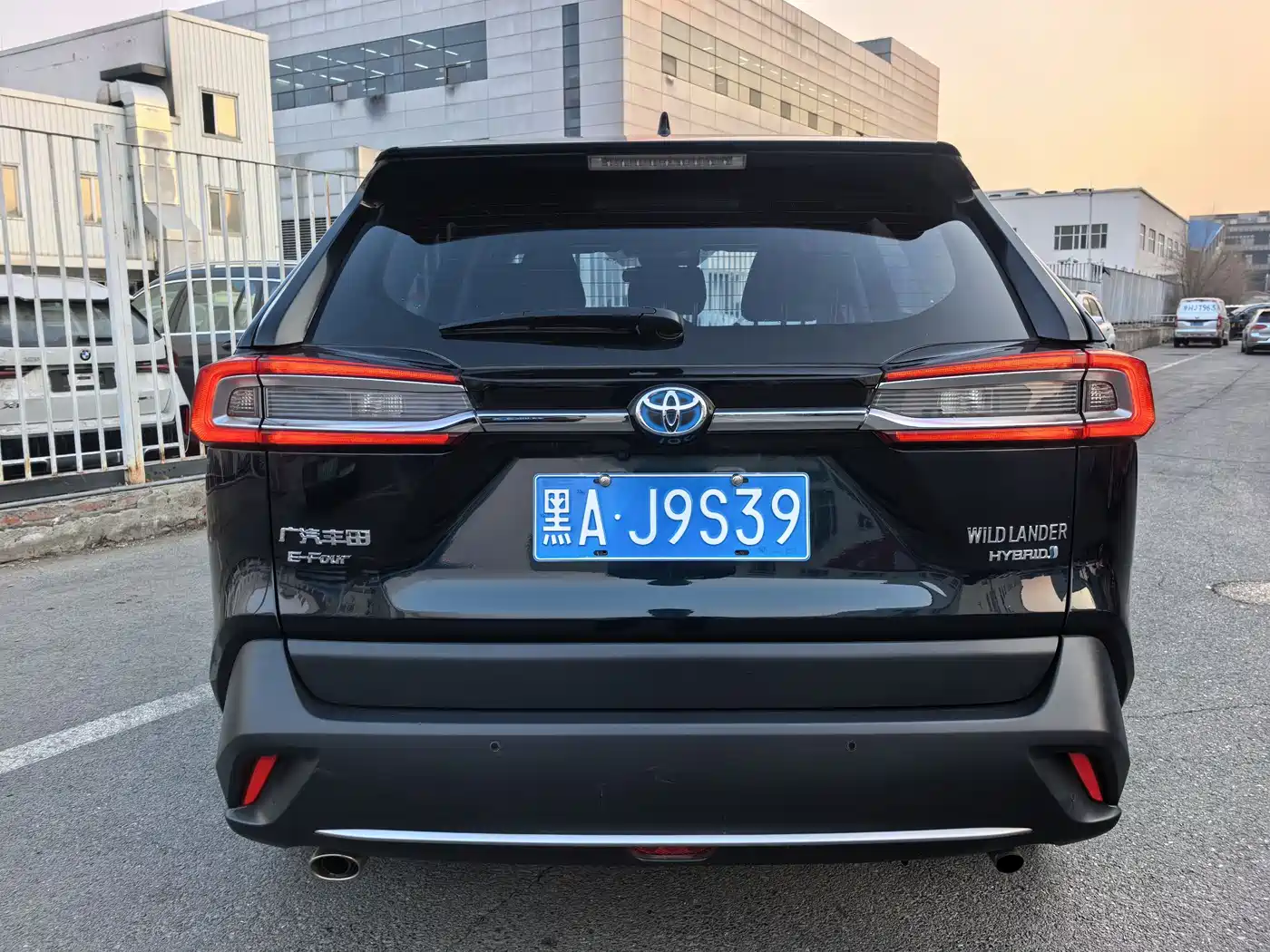 Toyota Wildlander 2020 Hybrid 2.5L E-CVT AWD Luxury Edition фото 5