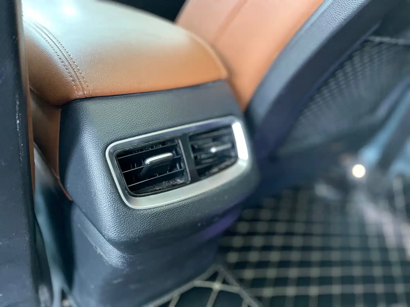 Hongqi H5 2018 Model 30TD Smart Connect Royal 60th Anniversary Edition фото 15