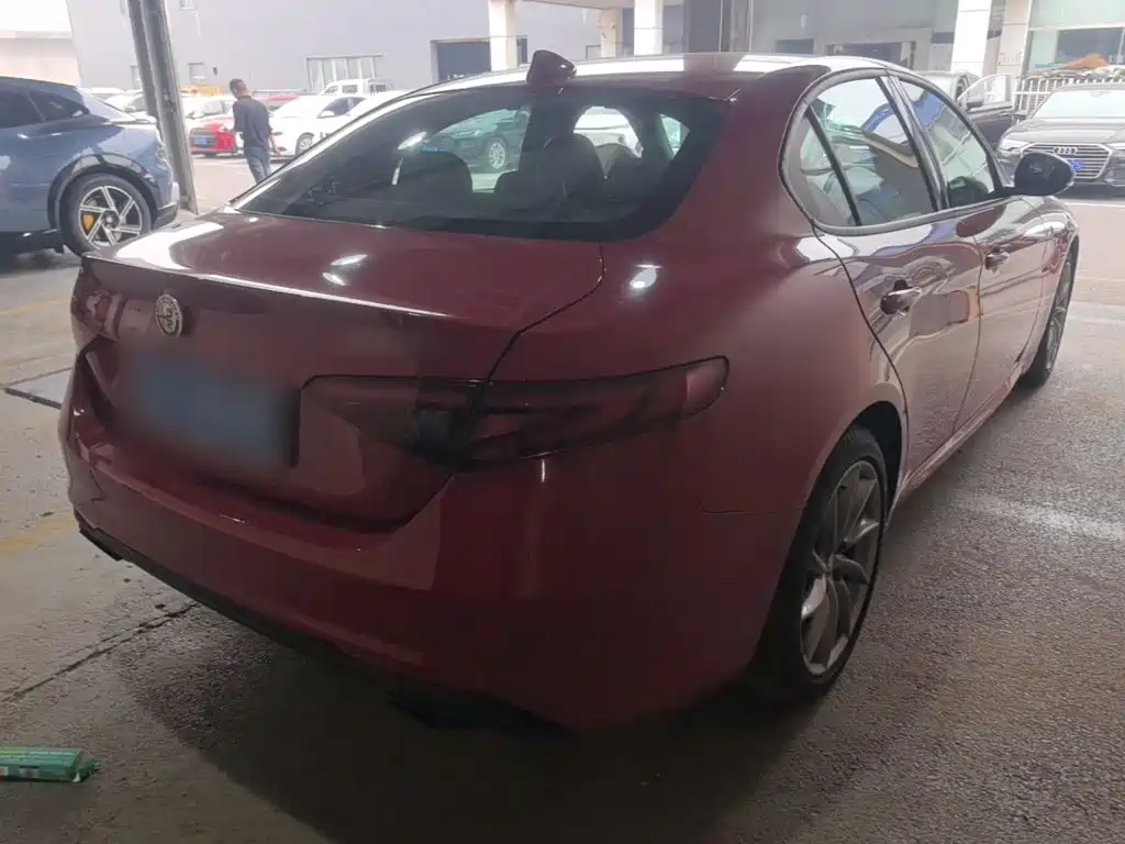 Alfa Romeo Giulia 2023 2022 2.0T 280HP Ti Driving Control Edition