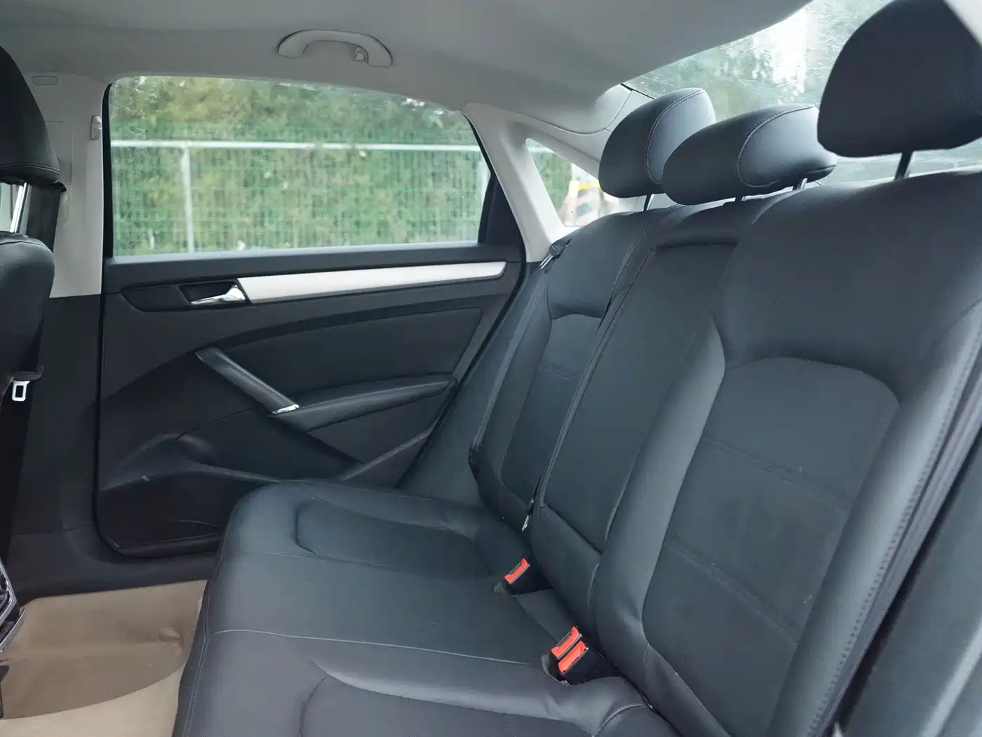 Volkswagen Passat 2014 1.8TSI DSG Luxury Edition фото 12
