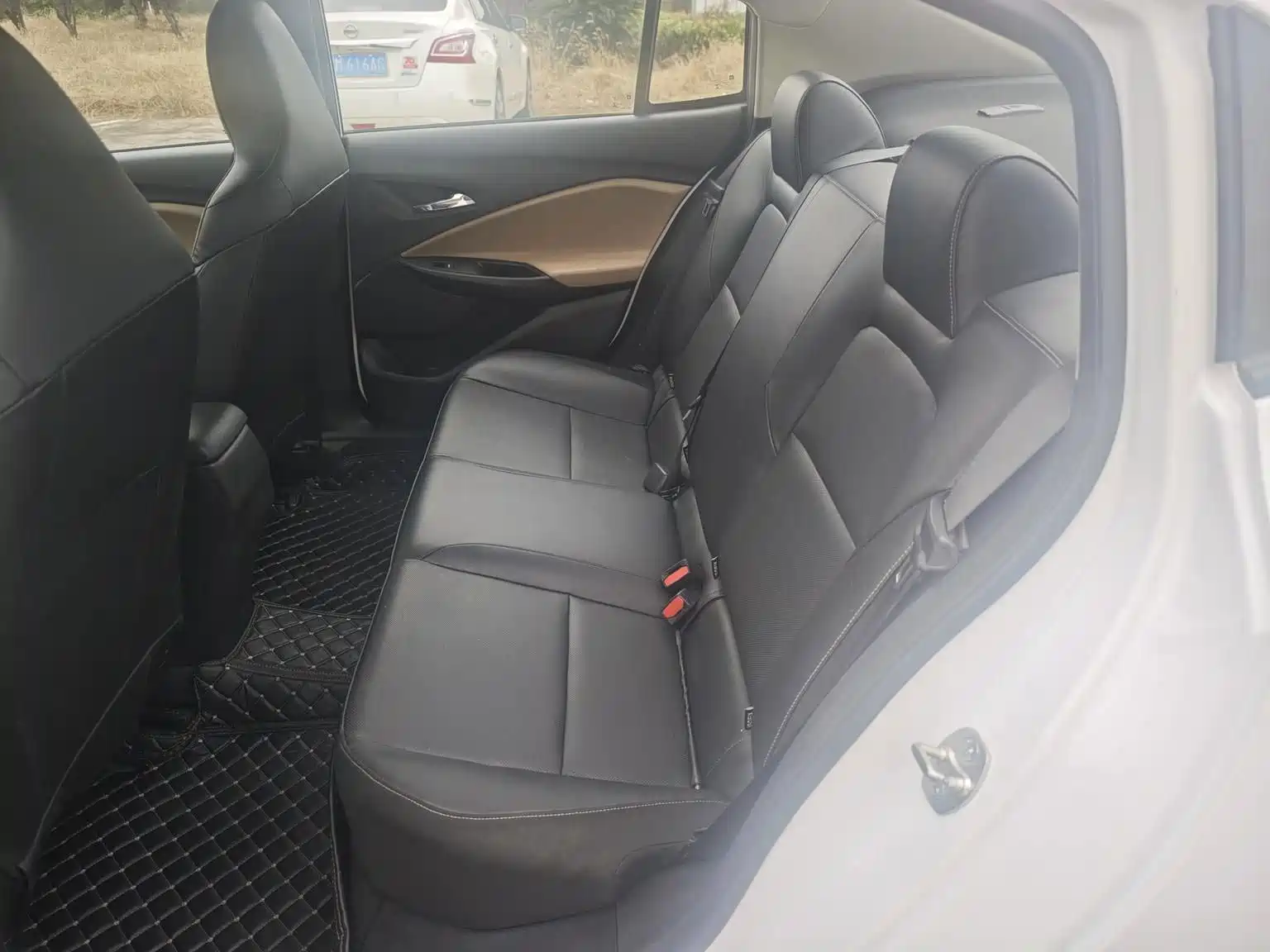 Photo 3 - Chevrolet Cavalier
