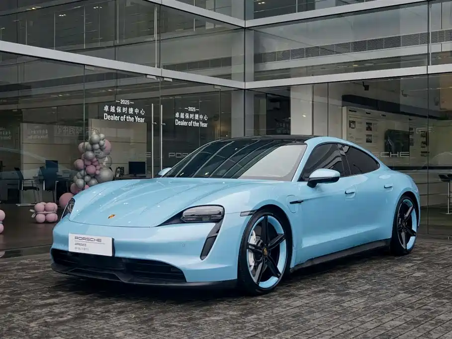 PORSCHE TAYCAN