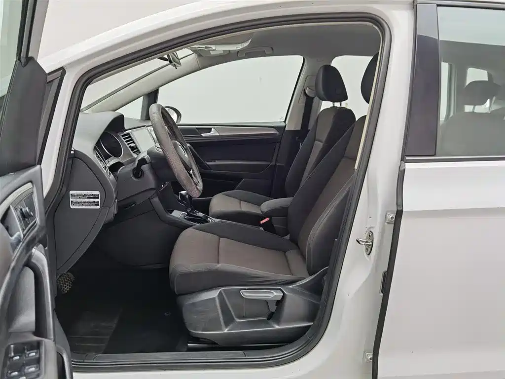 Volkswagen Golf Sportsvan 2016 1.6L Automatic Comfort фото 10