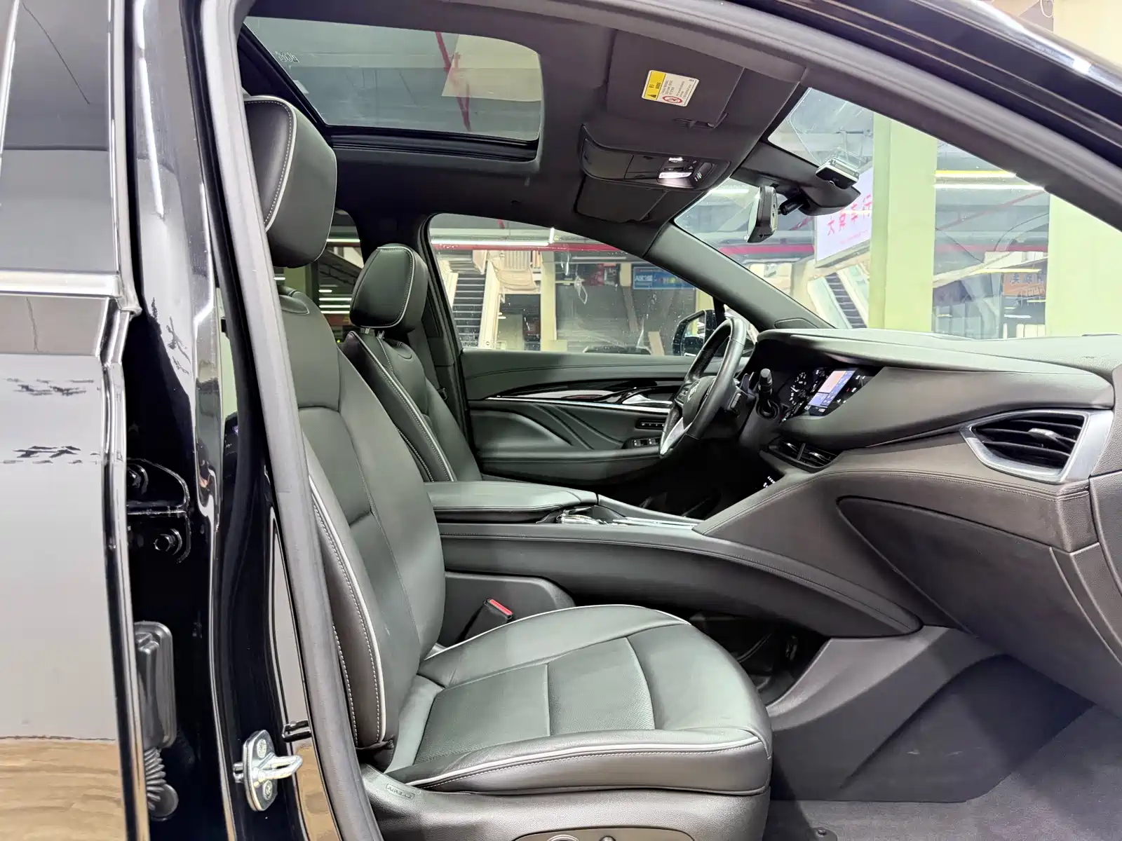 Фото 15 - Buick Enclave