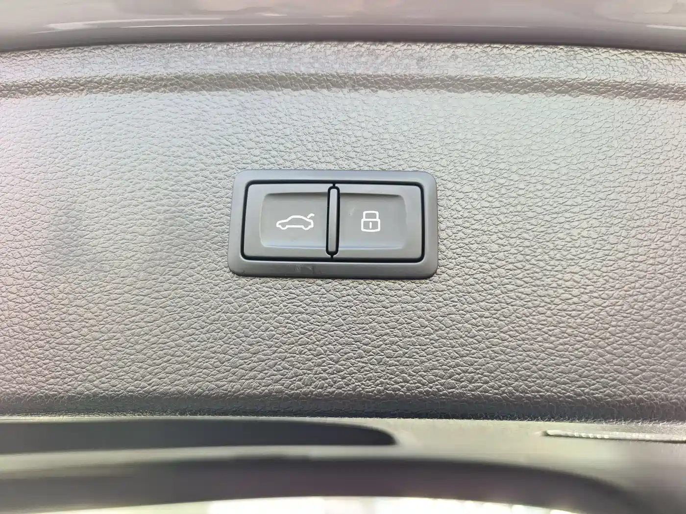 Audi Q5L 2024 Model 40 TFSI Luxury Dynamic фото 15