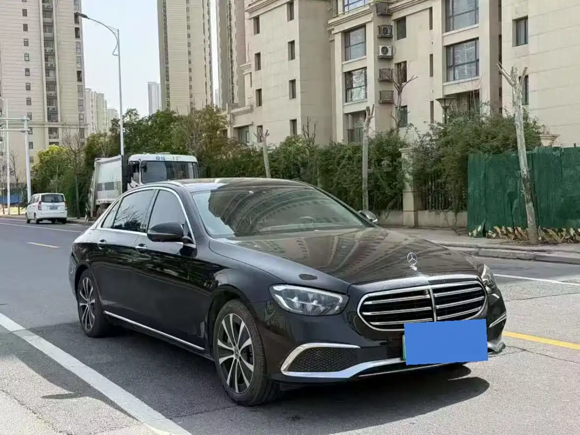 Mercedes-Benz E-Class New Energy 2022 E 350 e L Plug-in Hybrid Sports Sedan фото 3