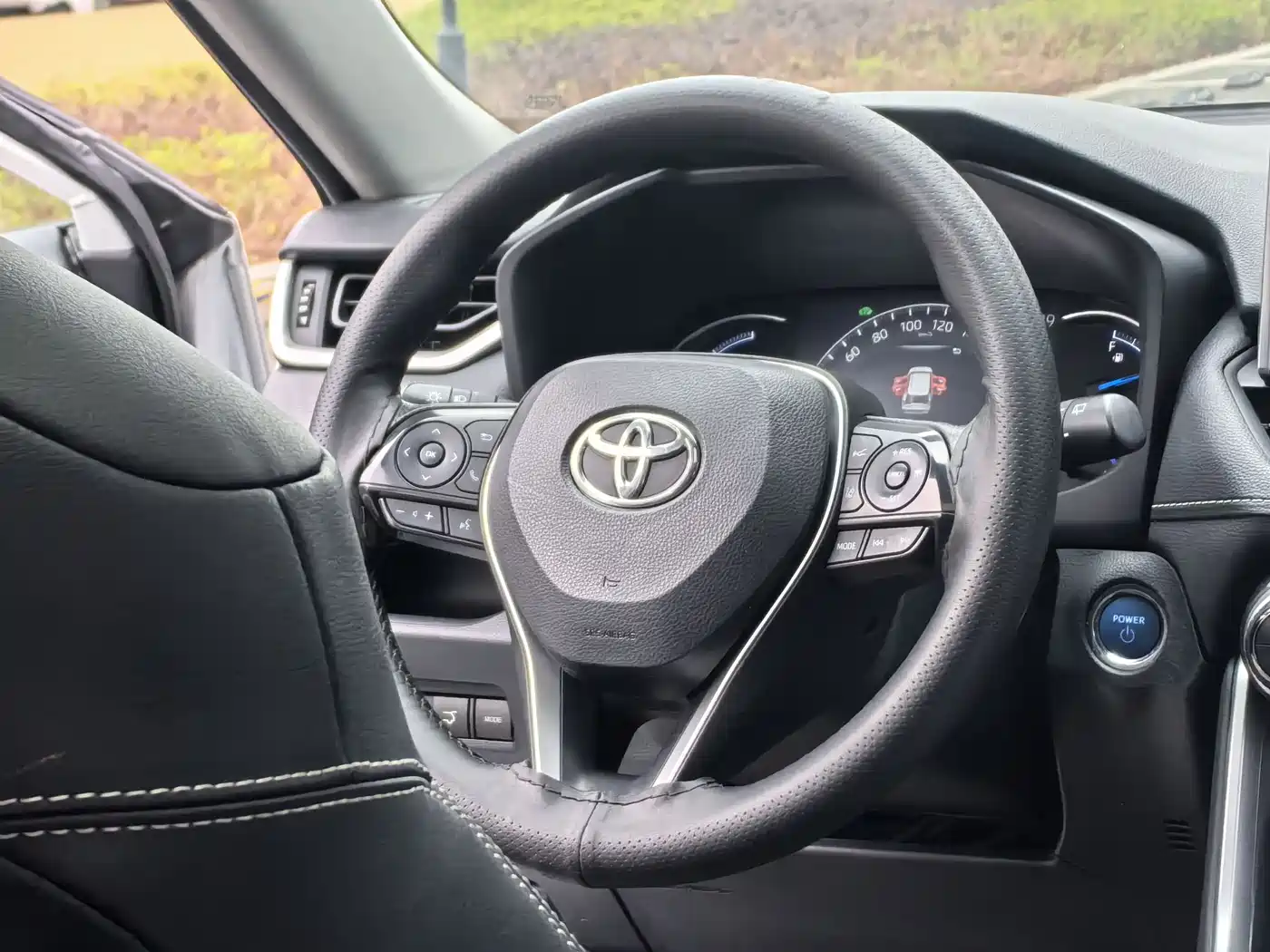 Toyota RAV4 Rongfang Dual Engine E+ 2021 2.5L 2WD Elite Pro фото 14