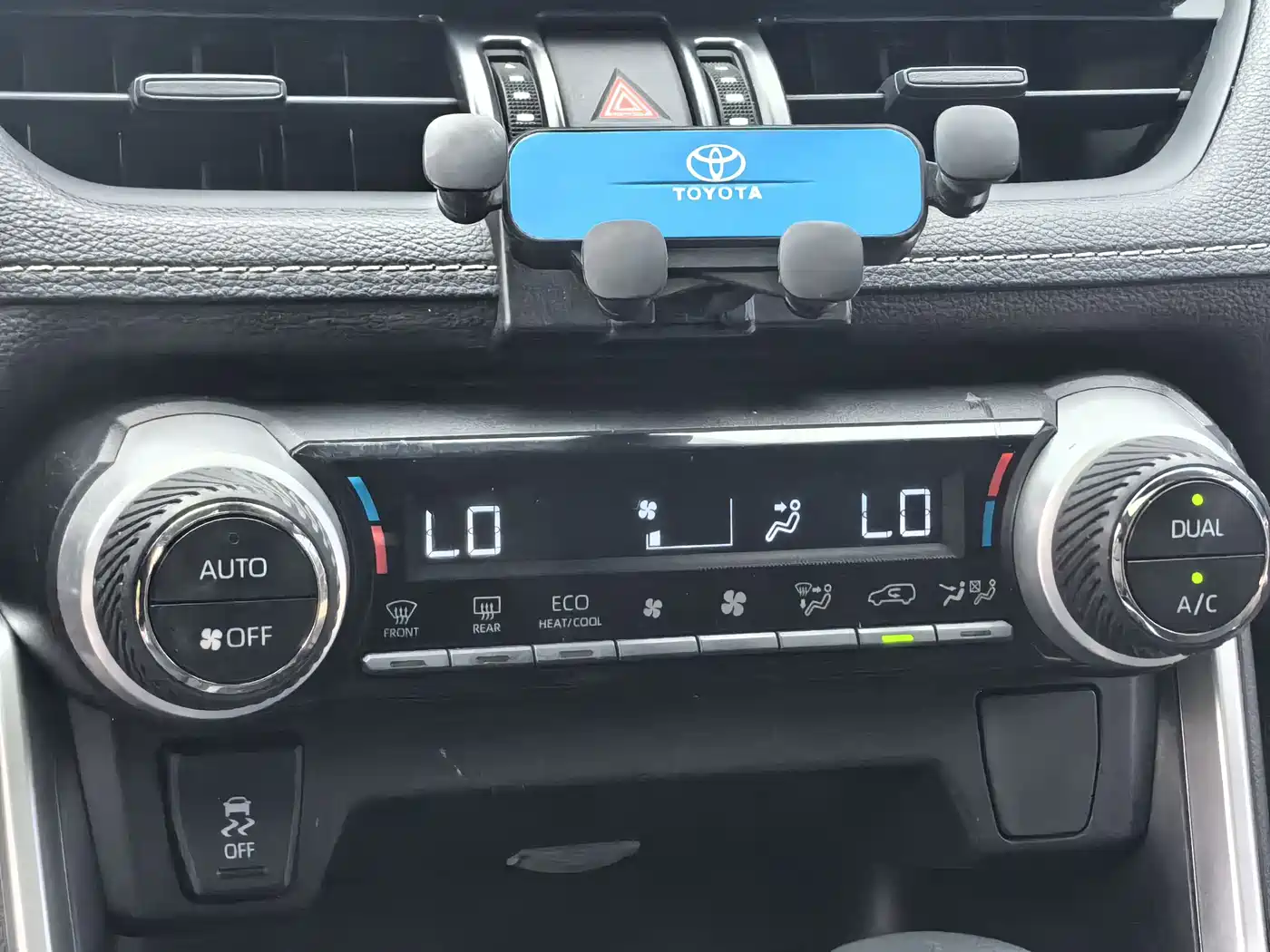 Toyota RAV4 Rongfang Dual Engine E+ 2021 2.5L 2WD Elite Pro фото 19