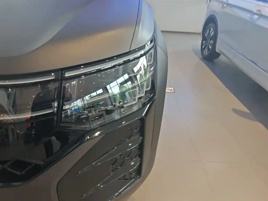 Volkswagen Teramont 2025 Teramont Pro 450TSI 4WD Summit Edition фото 24