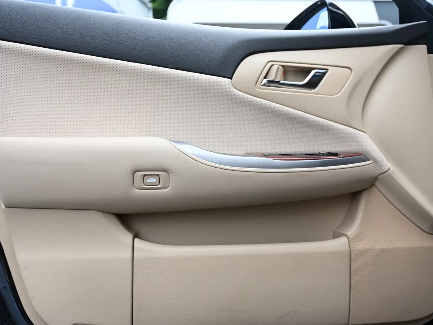 Toyota Crown 2012 2.5L Royal Leather Edition фото 6