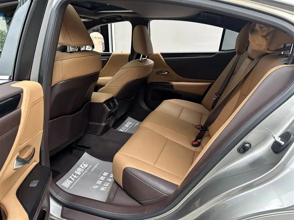 Lexus ES 2020 Model 260 Excellence Edition фото 7