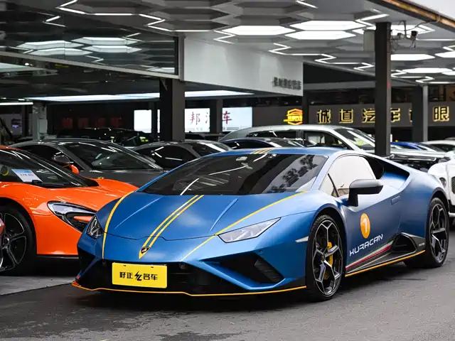 LAMBORGHINI HURACÁN