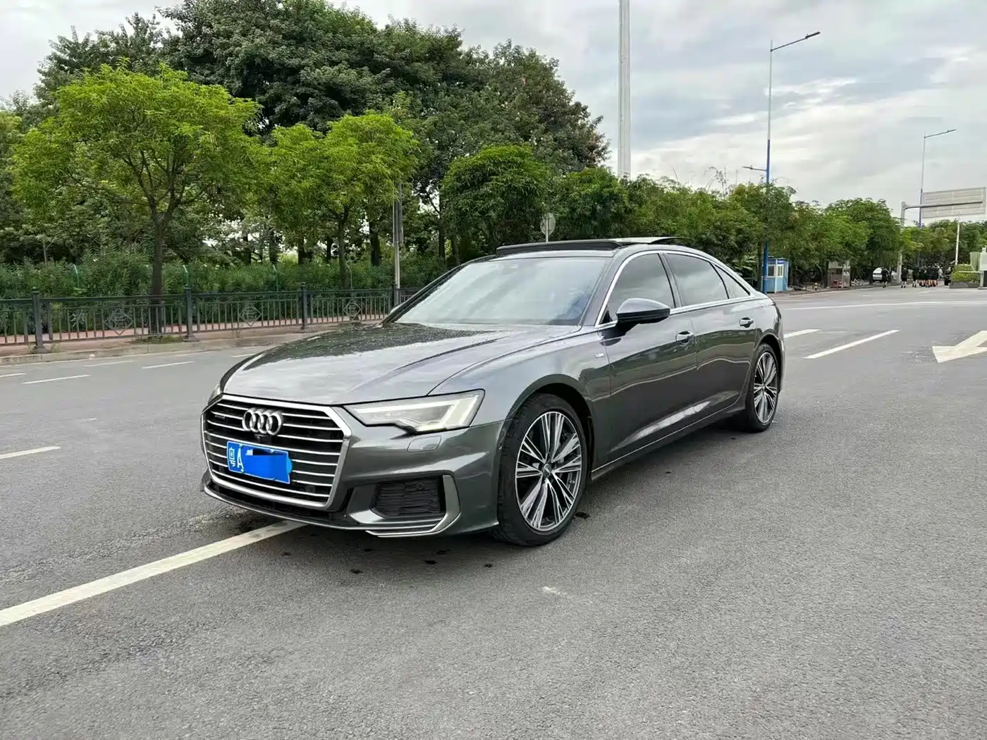 Фото 1 - Audi A6L
