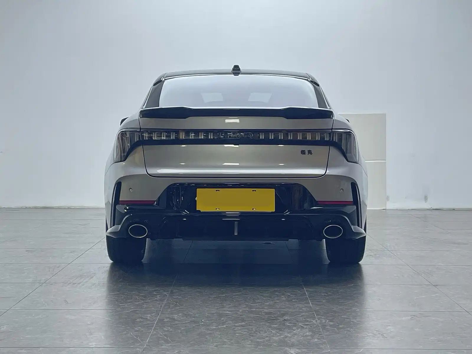 صورة 5 - Lynk & Co 03