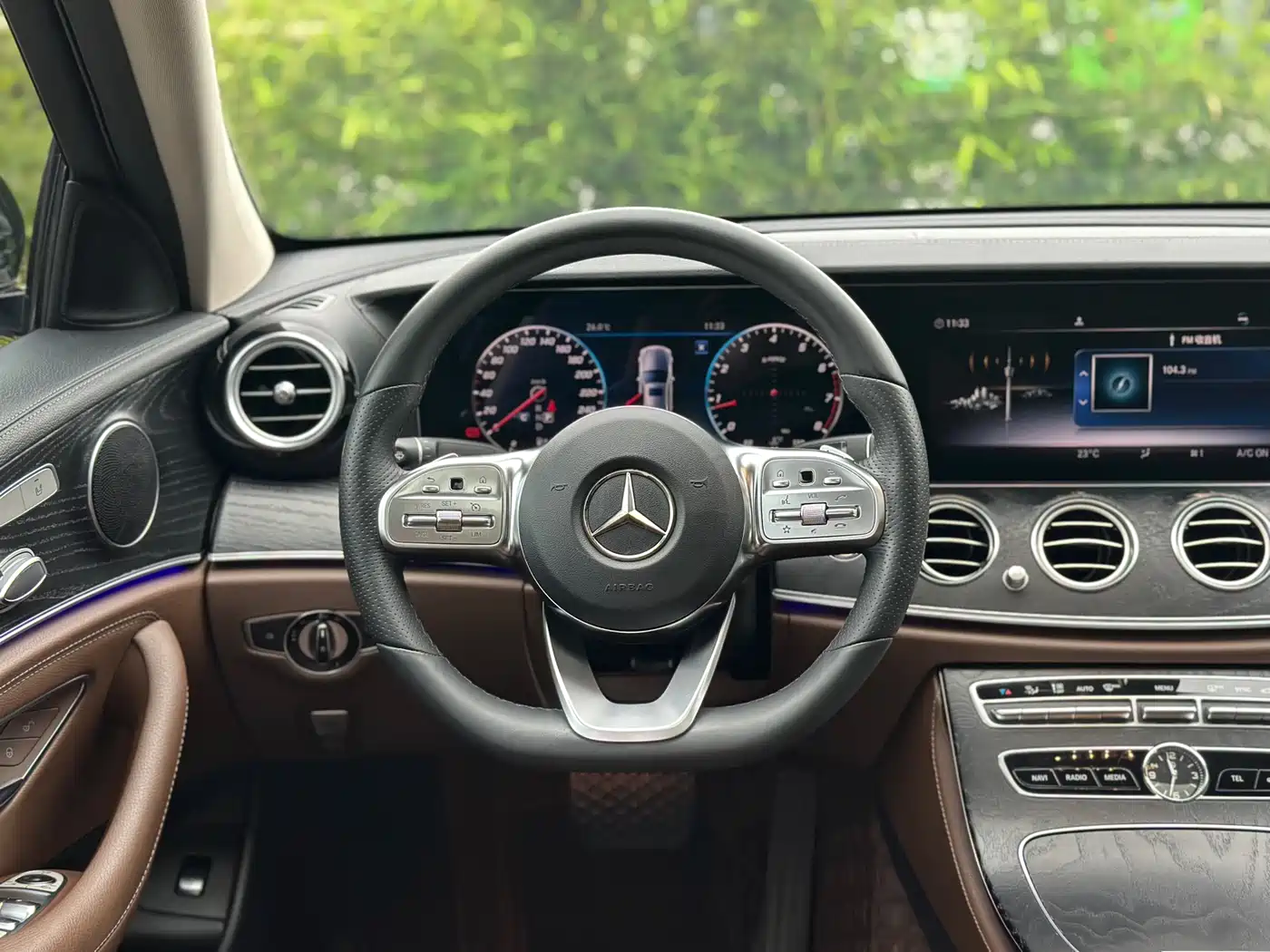 Mercedes-Benz E-Class 2019 E 200 L фото 9