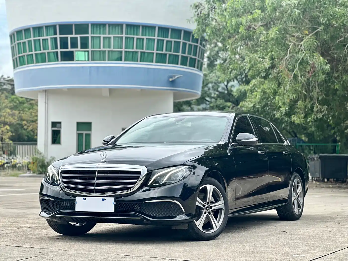 Mercedes-Benz E-Class 2019 E 200 L фото 2