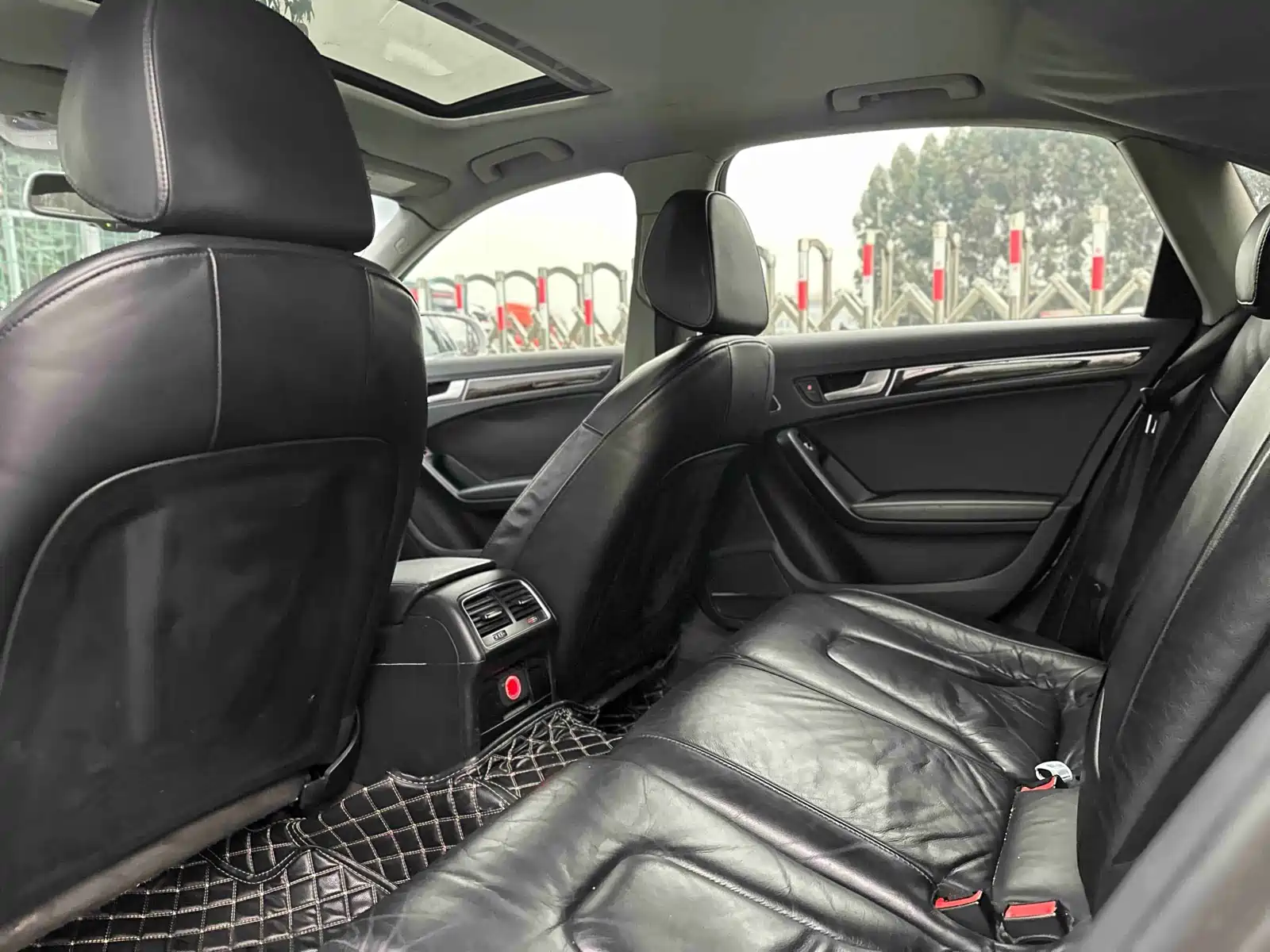 Фото 12 - Audi A4L