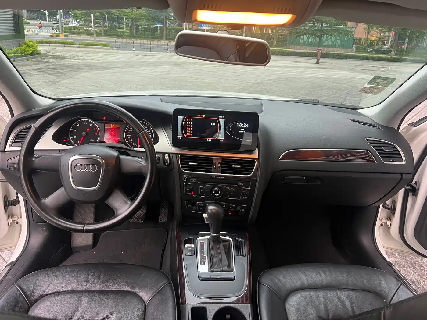 Audi A4L 2010 2.0 TFSI Comfort фото 20