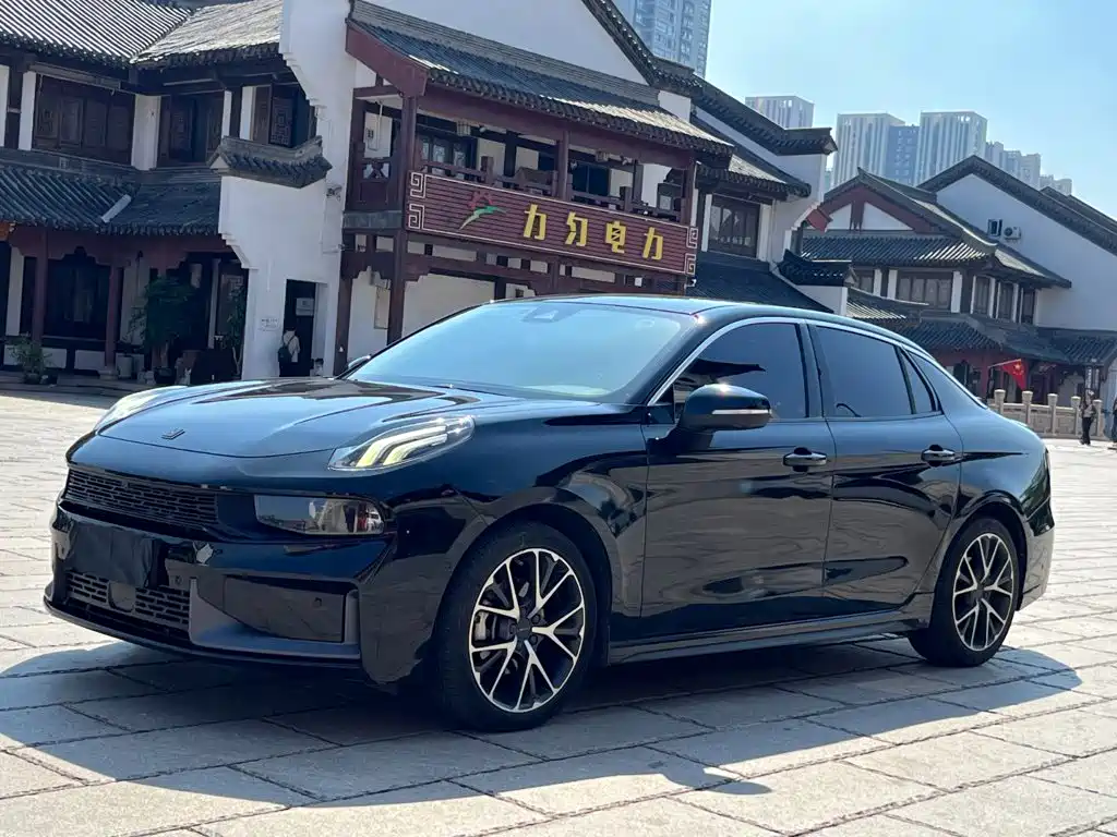 Photo 1 - Lynk & Co 03