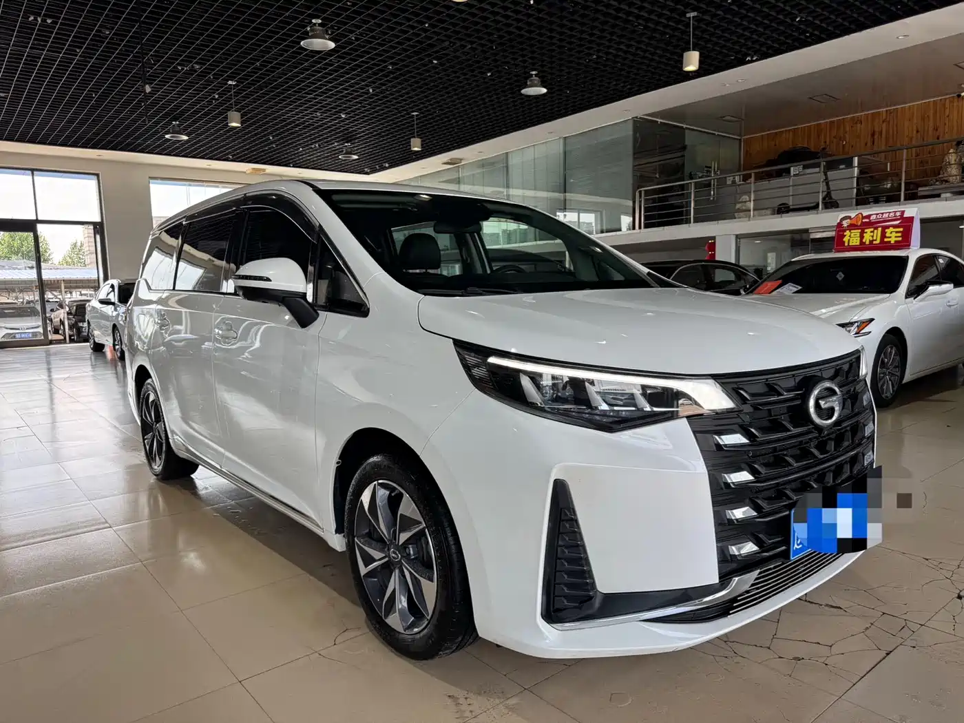GAC Trumpchi Trumpchi M6 2021 270T DCT Honor Edition (6-seater) фото 2