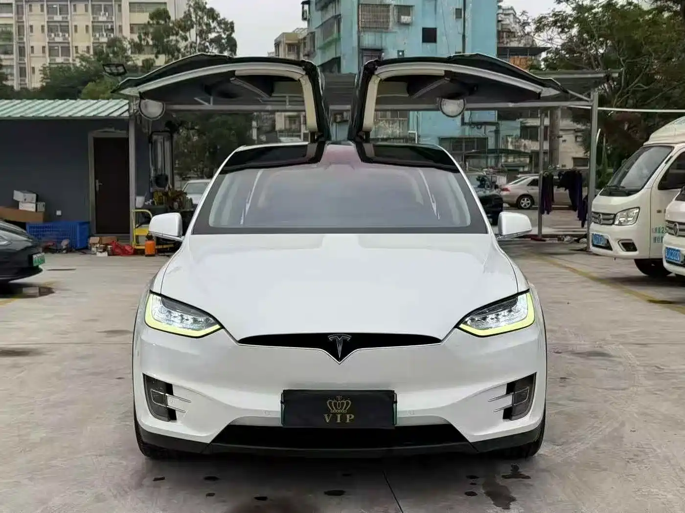 TESLA MODEL X