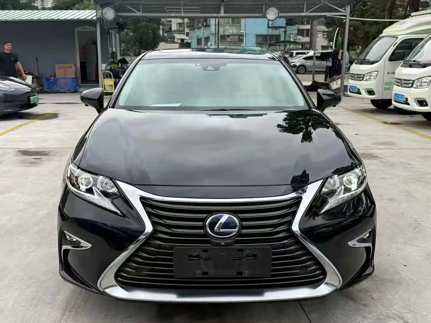 Lexus ES 2015 300h Comfort Edition фото 2