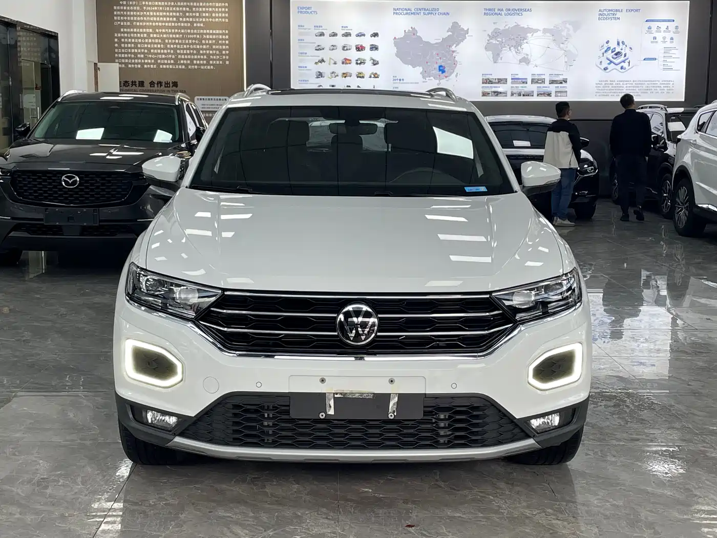 Volkswagen T-ROC 2021 Facelift 280TSI DSG 4WD Luxury Smart Connect Edition фото 2