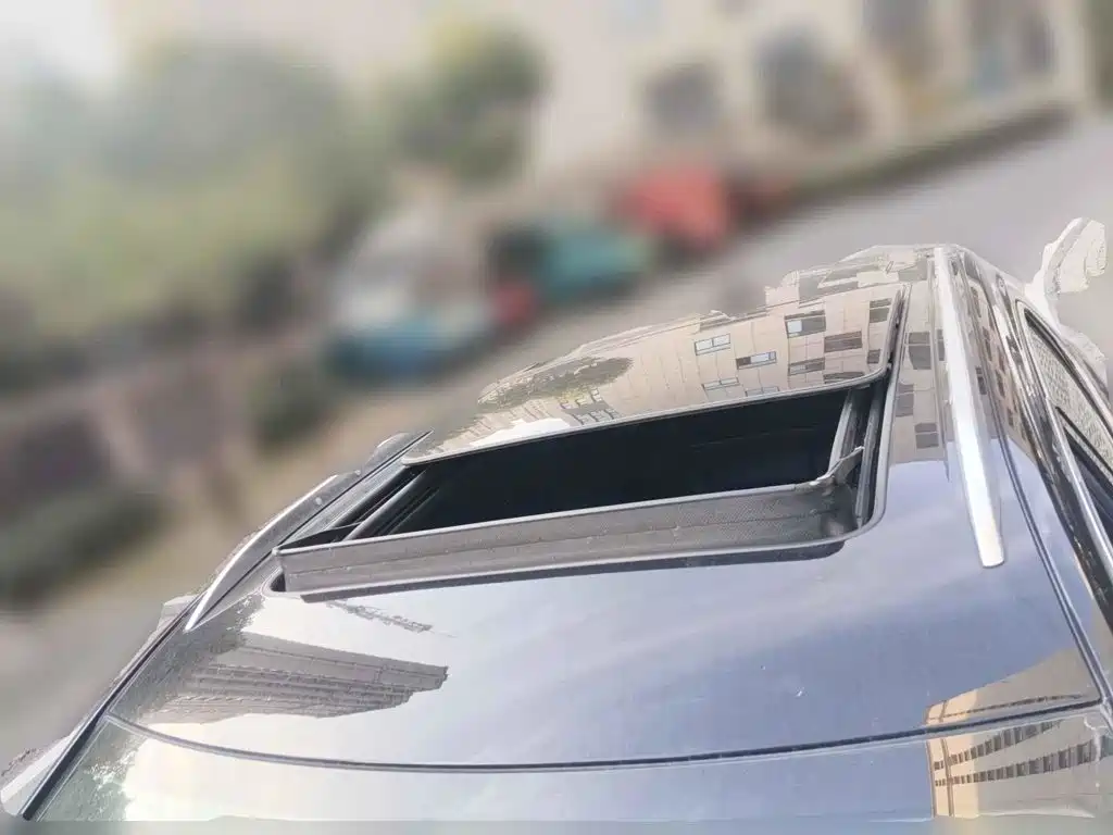 Фото 6 - Cadillac XT4