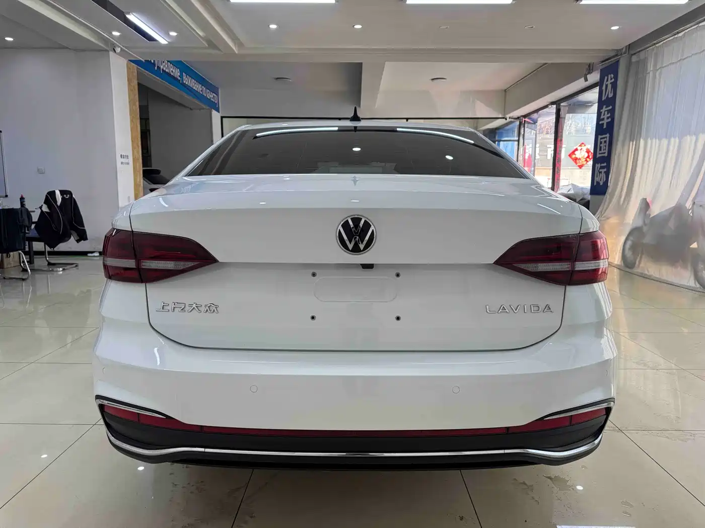 Volkswagen Lavida 2023 1.5L Auto Five Million Edition фото 5
