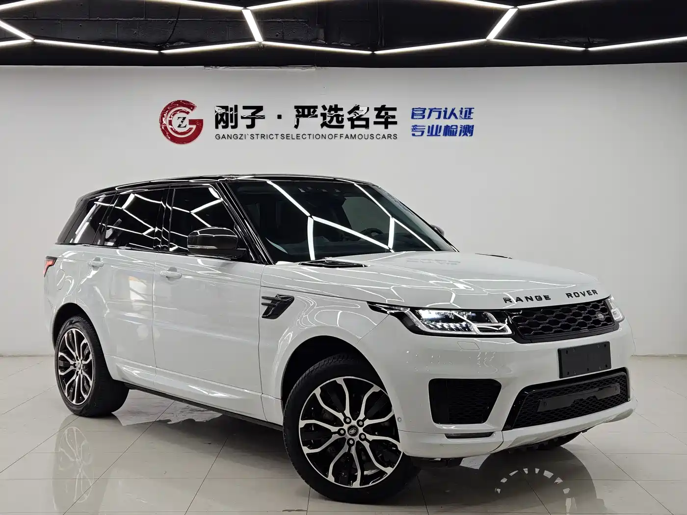 Land Rover Range Rover Sport 2022 3.0 L6 Gloss Black Edition фото 3