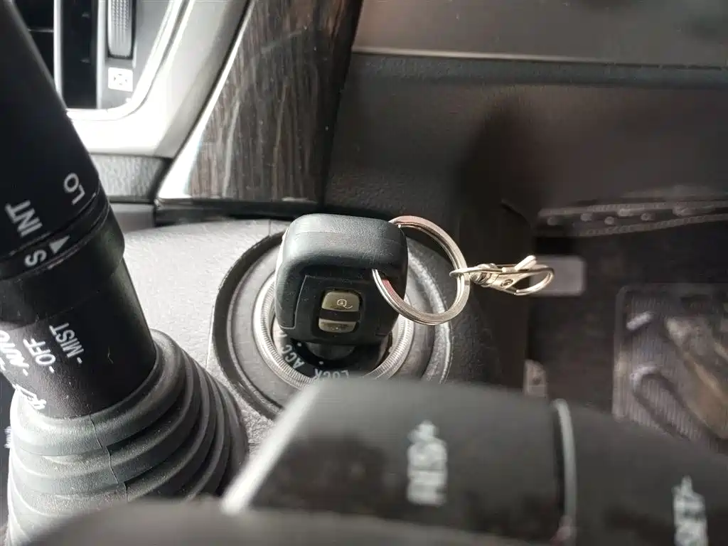 Chevrolet Captiva 2014 2.4L 4WD Flagship 7-seater фото 17