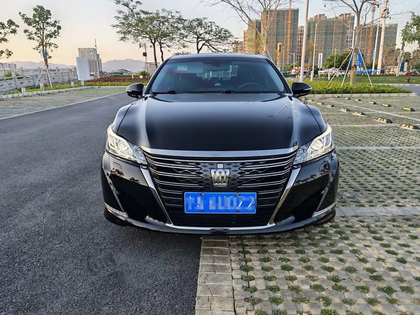 Toyota Crown 2018 2.0T Fashion Edition фото 2