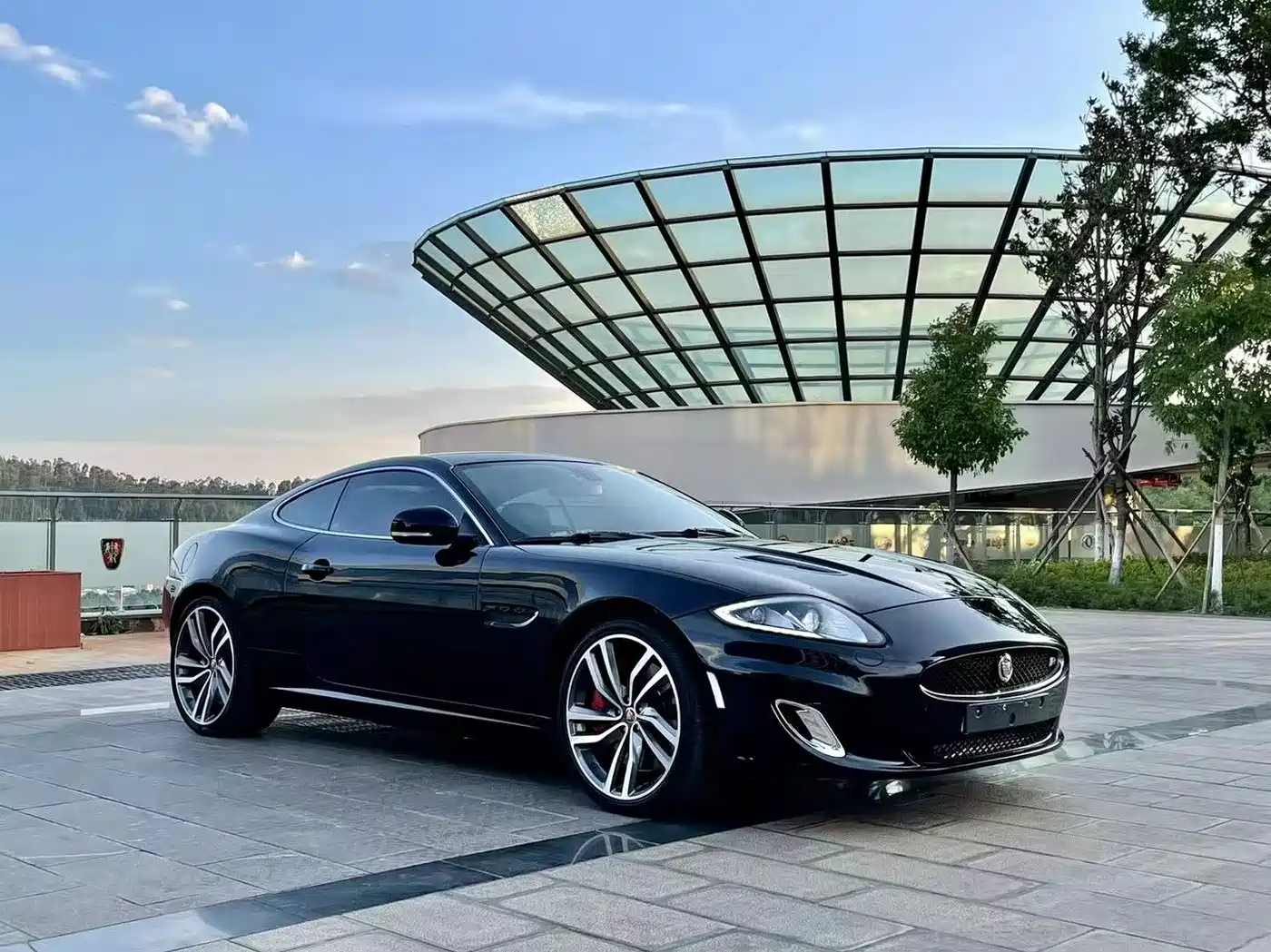 Jaguar XK 2012 XKR 5.0L Supercharged Coupe фото 3