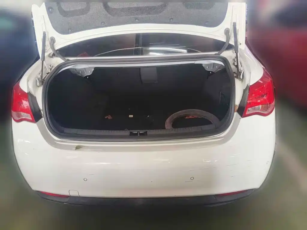 Фото 5 - Roewe e550