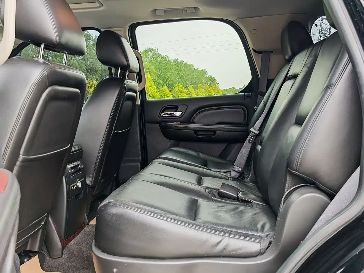 Cadillac Escalade 2010 6.0 Hybrid фото 13