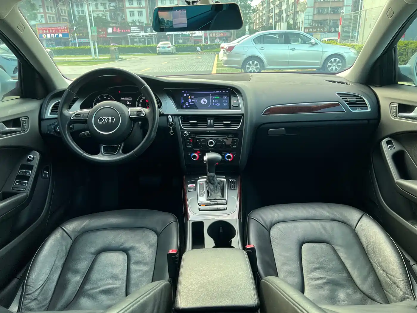 Фото 19 - Audi A4L