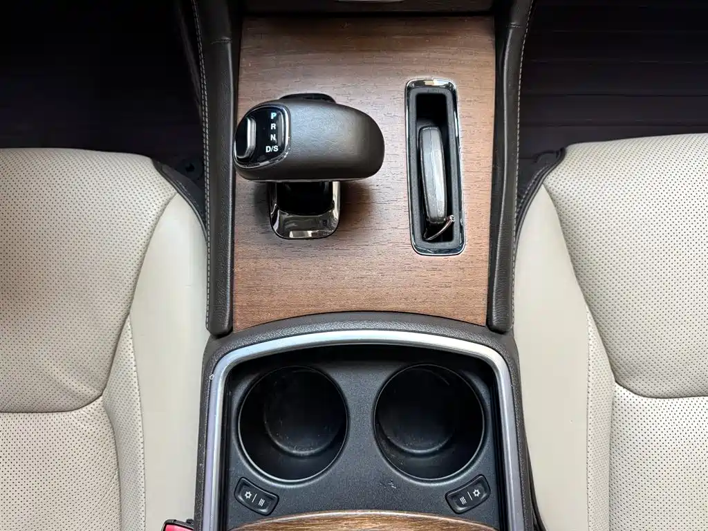 Chrysler 300C (Import) 2013 2013 3.6L Prestige Edition