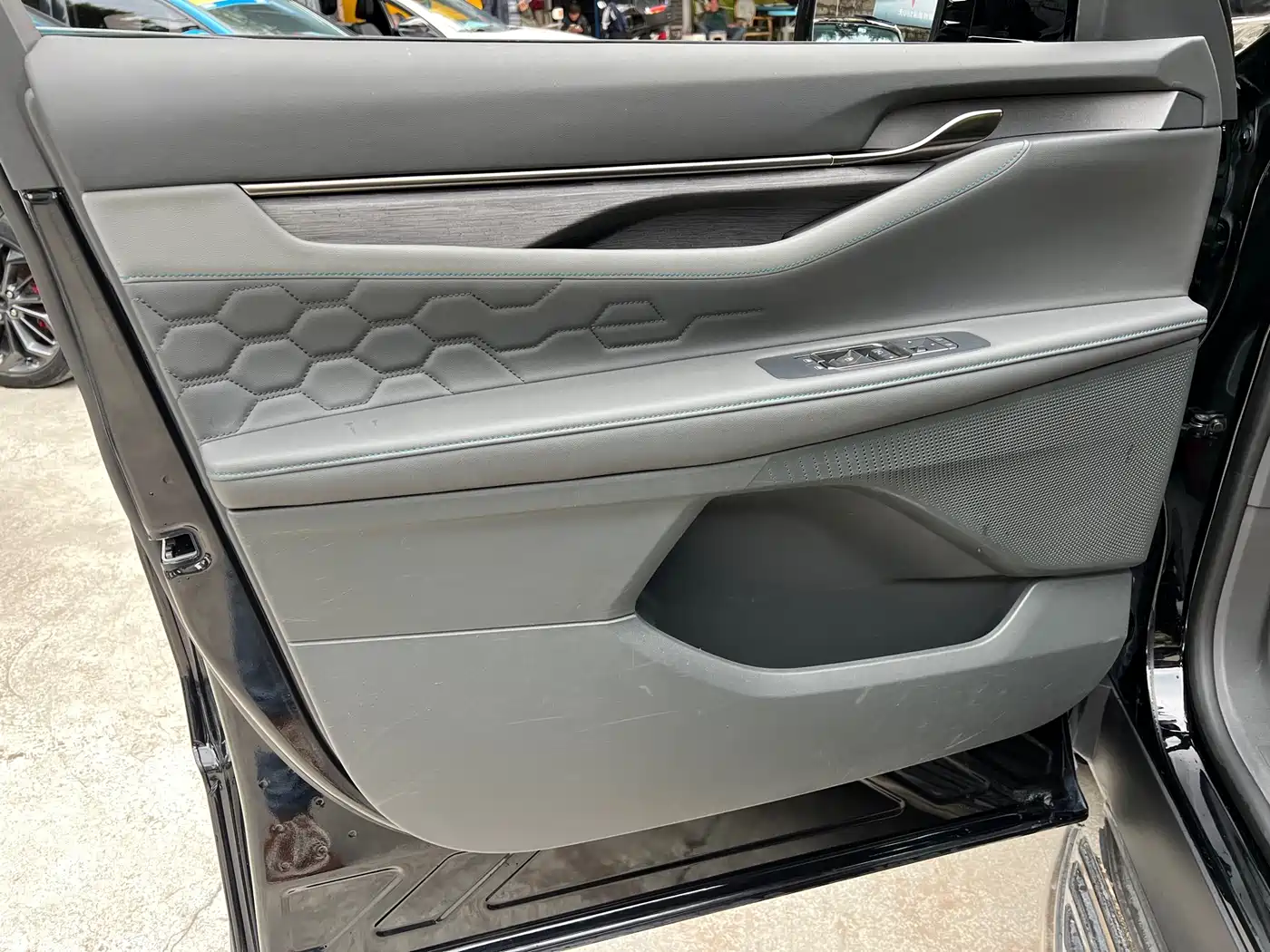  Ford Edge 2023 Edge L 2.0T EcoBoost FWD 7-Seater Luxury 6