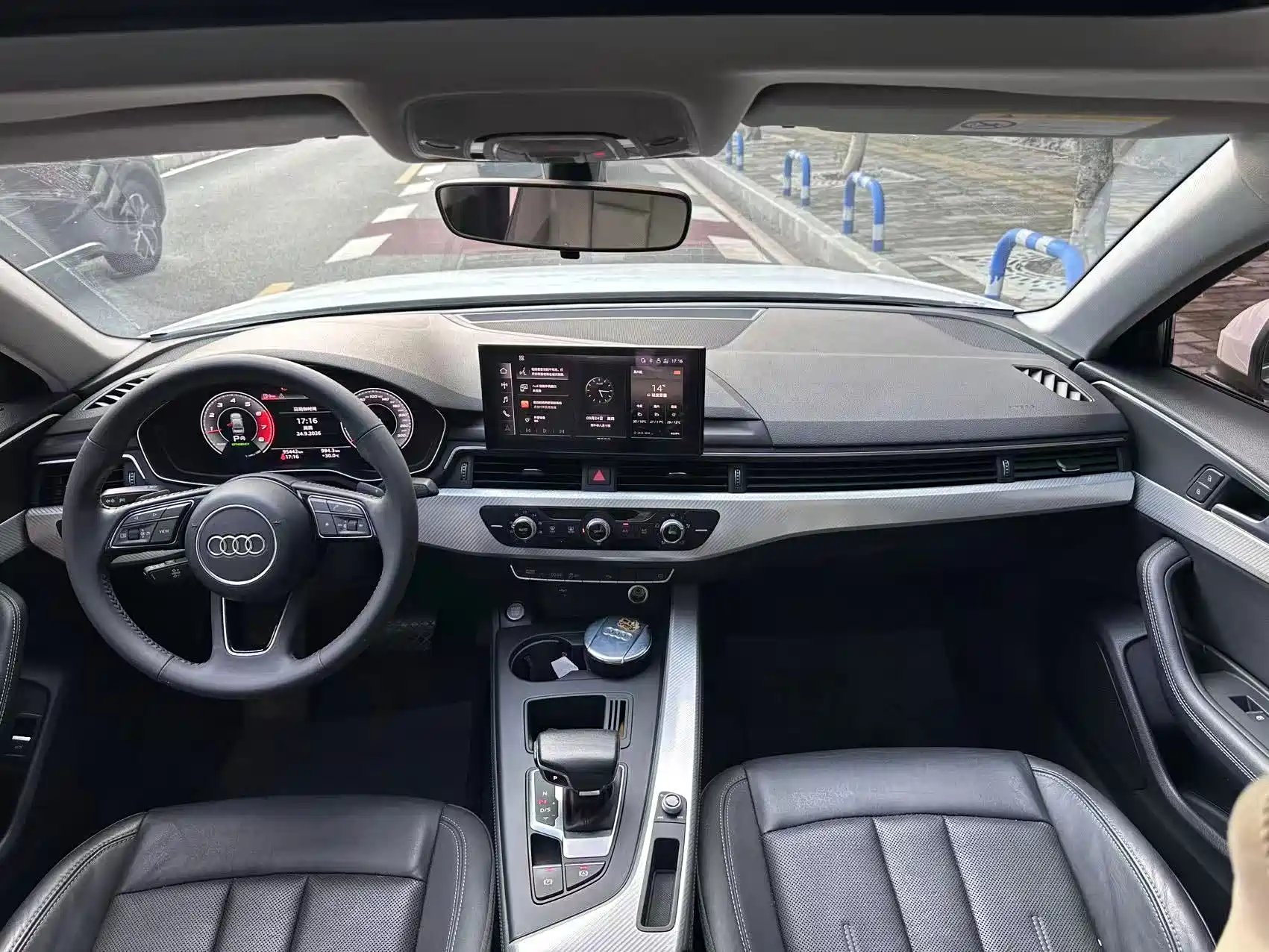 Photo 10 - Audi A4L