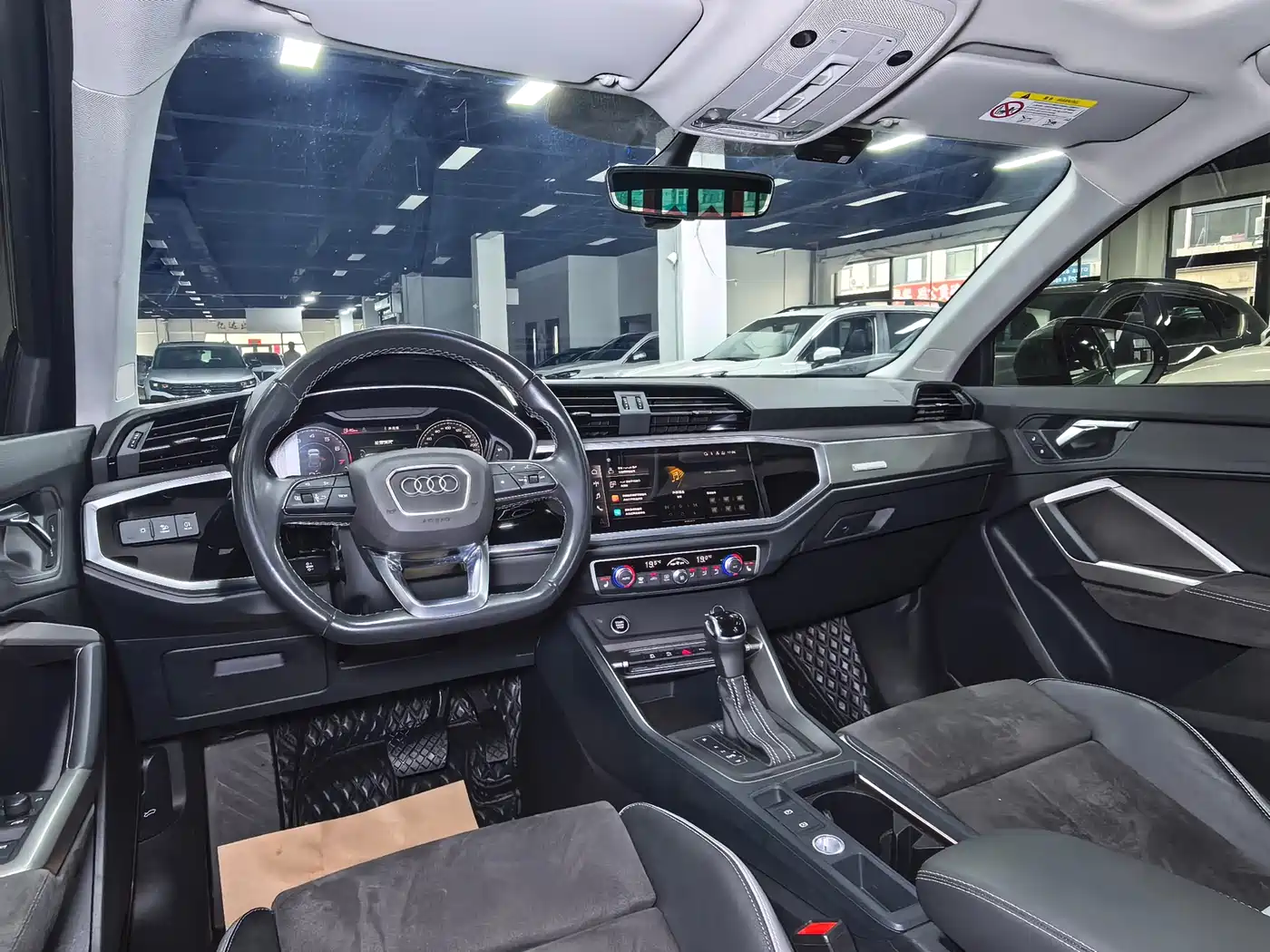 Audi Q3 2022 35 TFSI Fashion Dynamic фото 14