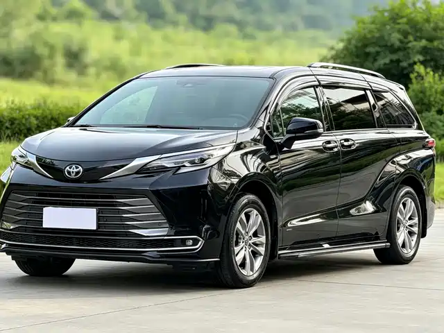 Toyota Sienna 2.5L, гибрид, Люкс